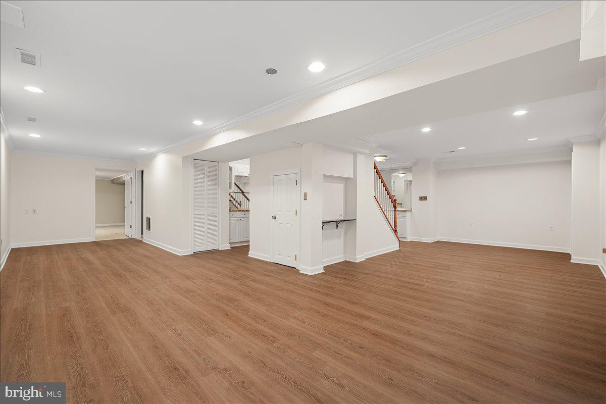LAYTONSVILLE KNOLLS - Residential