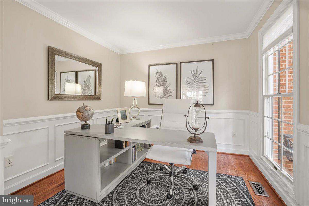 LAYTONSVILLE KNOLLS - Residential