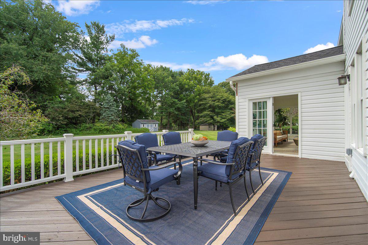 LAYTONSVILLE KNOLLS - Residential