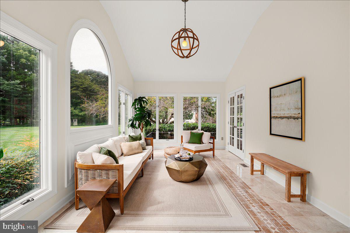 LAYTONSVILLE KNOLLS - Residential