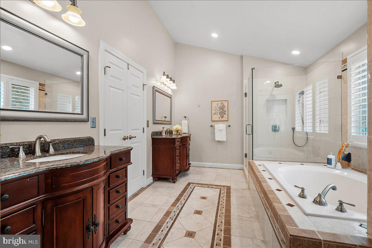 LAYTONSVILLE KNOLLS - Residential