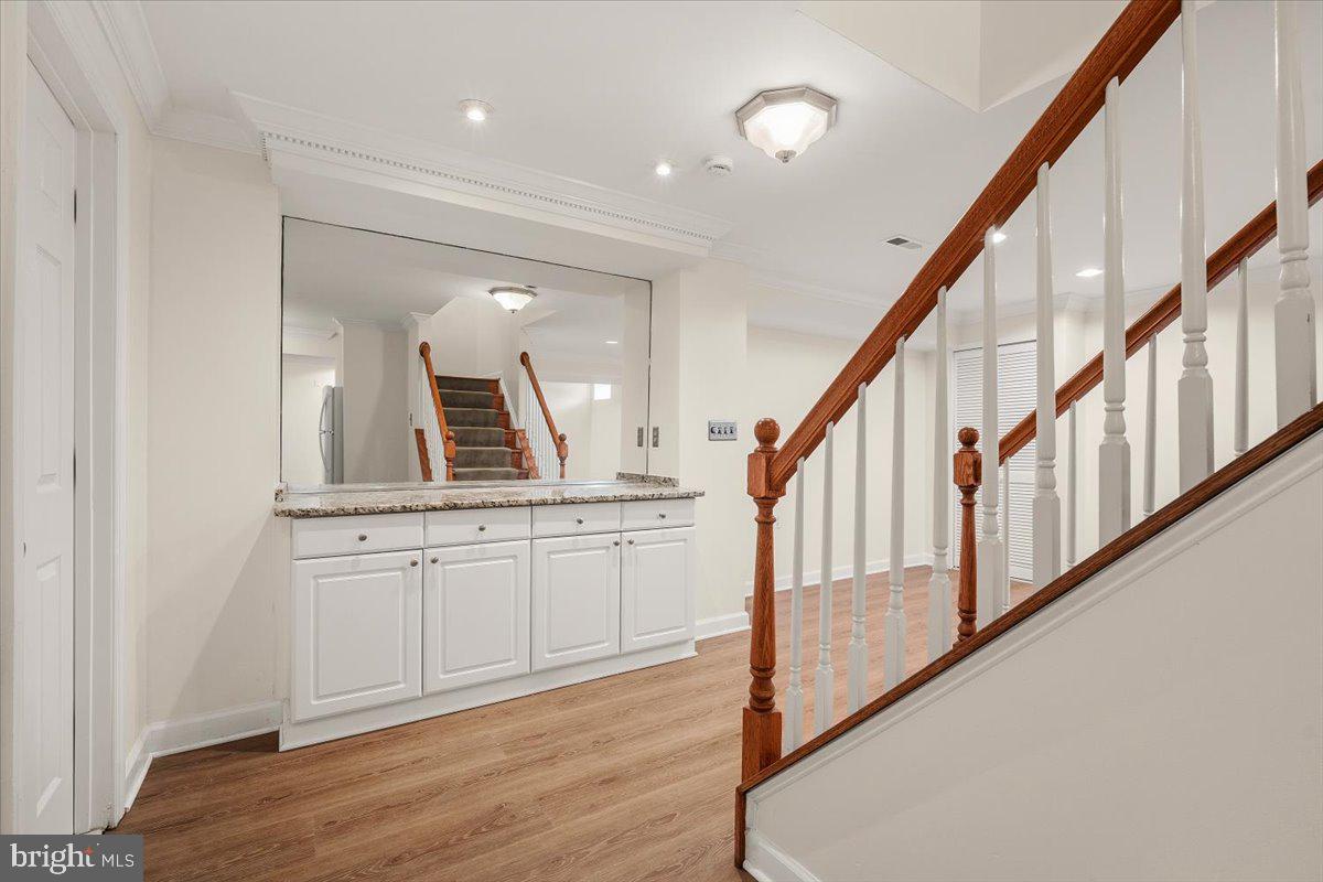 LAYTONSVILLE KNOLLS - Residential