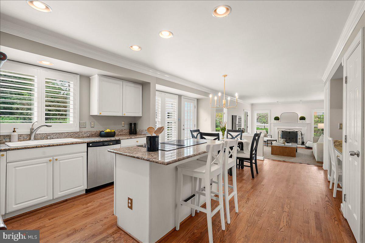 LAYTONSVILLE KNOLLS - Residential