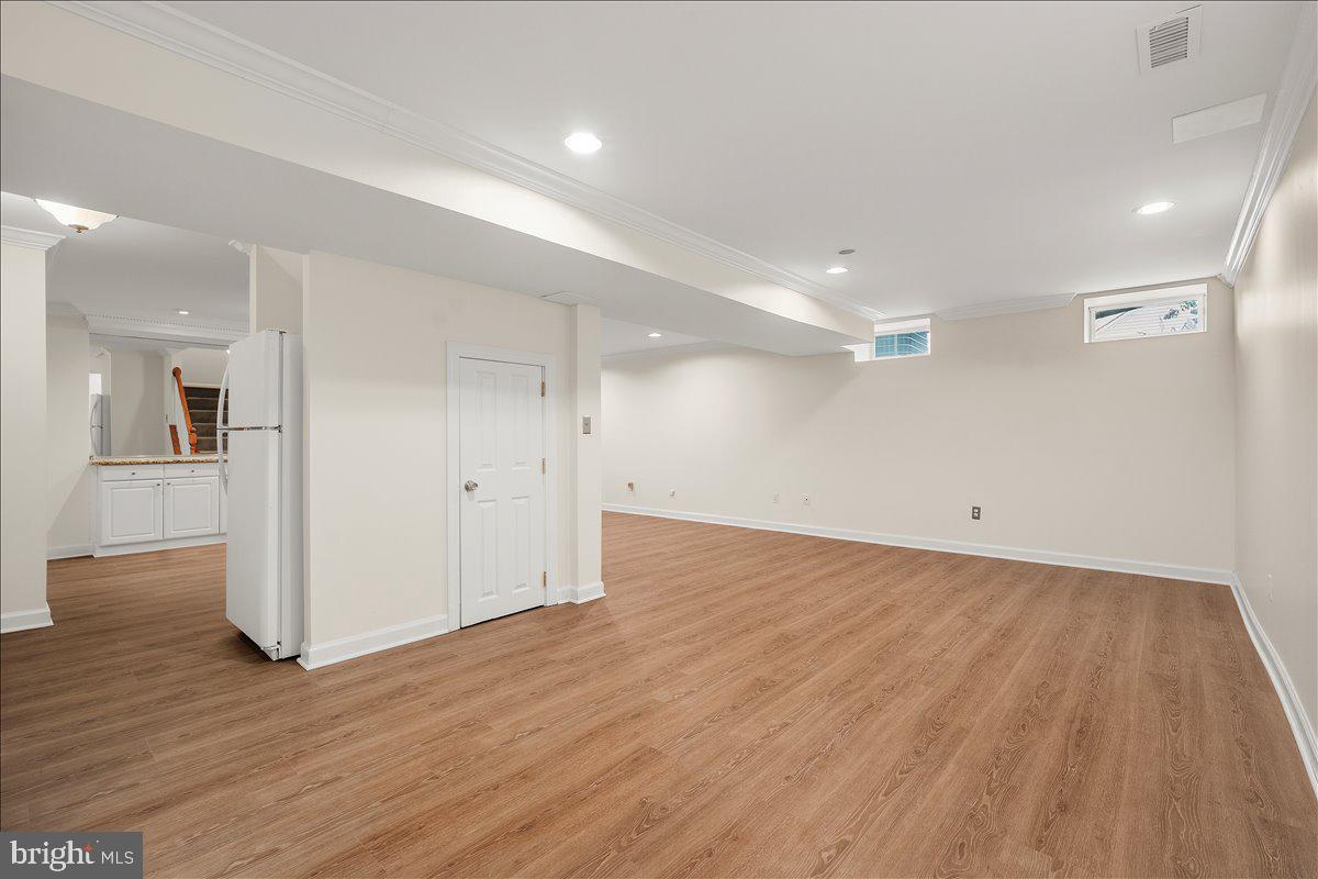 LAYTONSVILLE KNOLLS - Residential