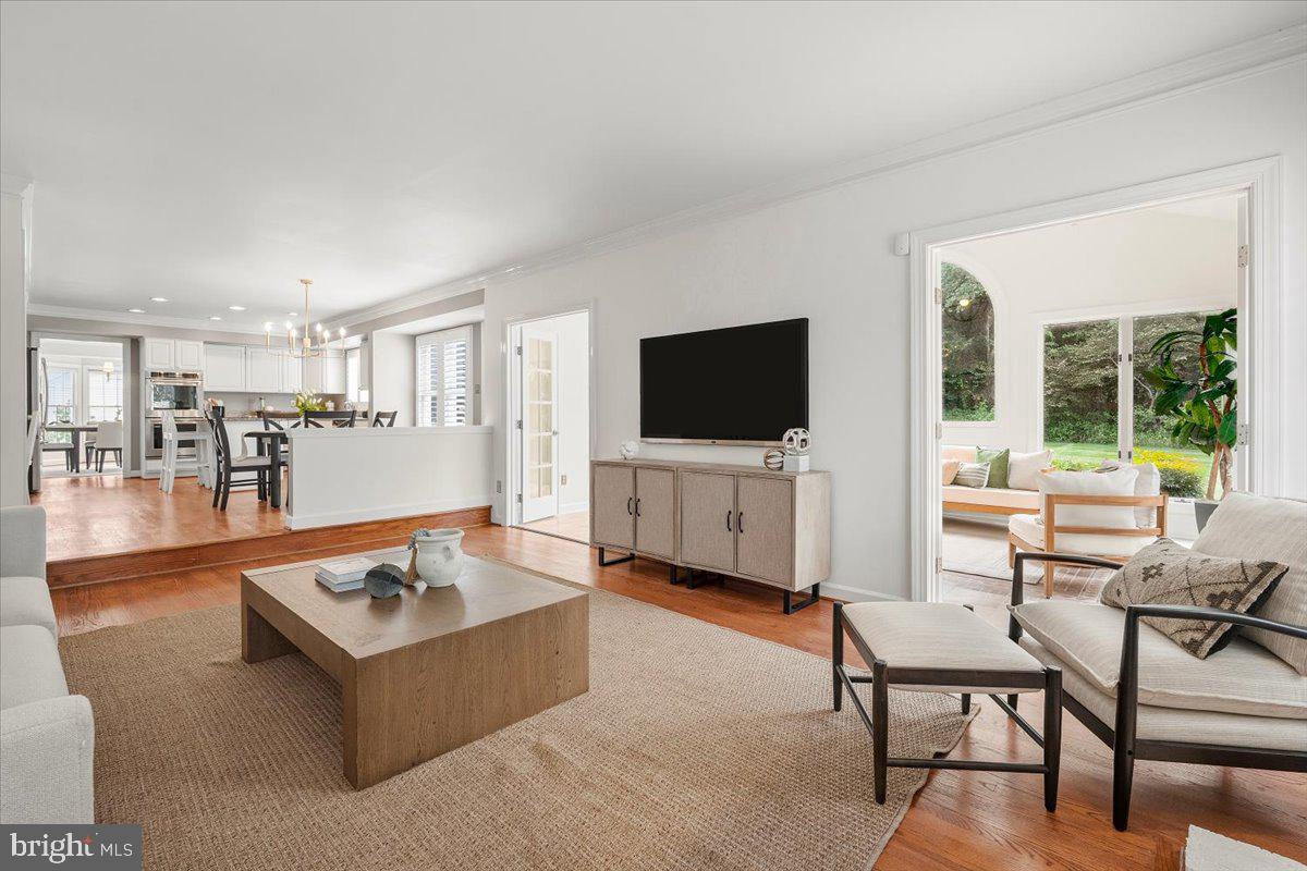 LAYTONSVILLE KNOLLS - Residential