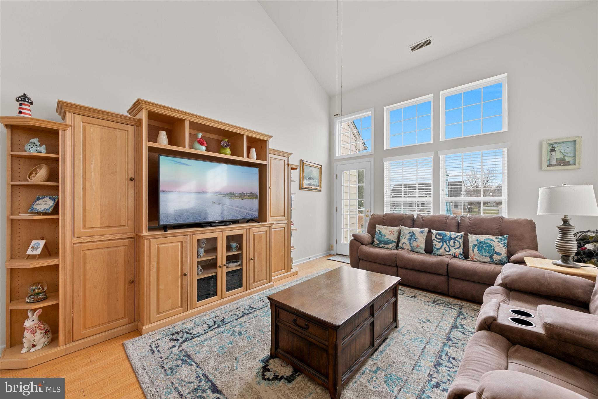 BAY SHORES - Residential