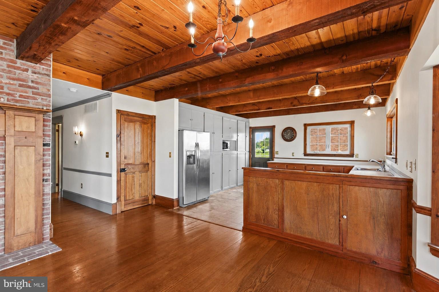 IRONS LANE - Residential