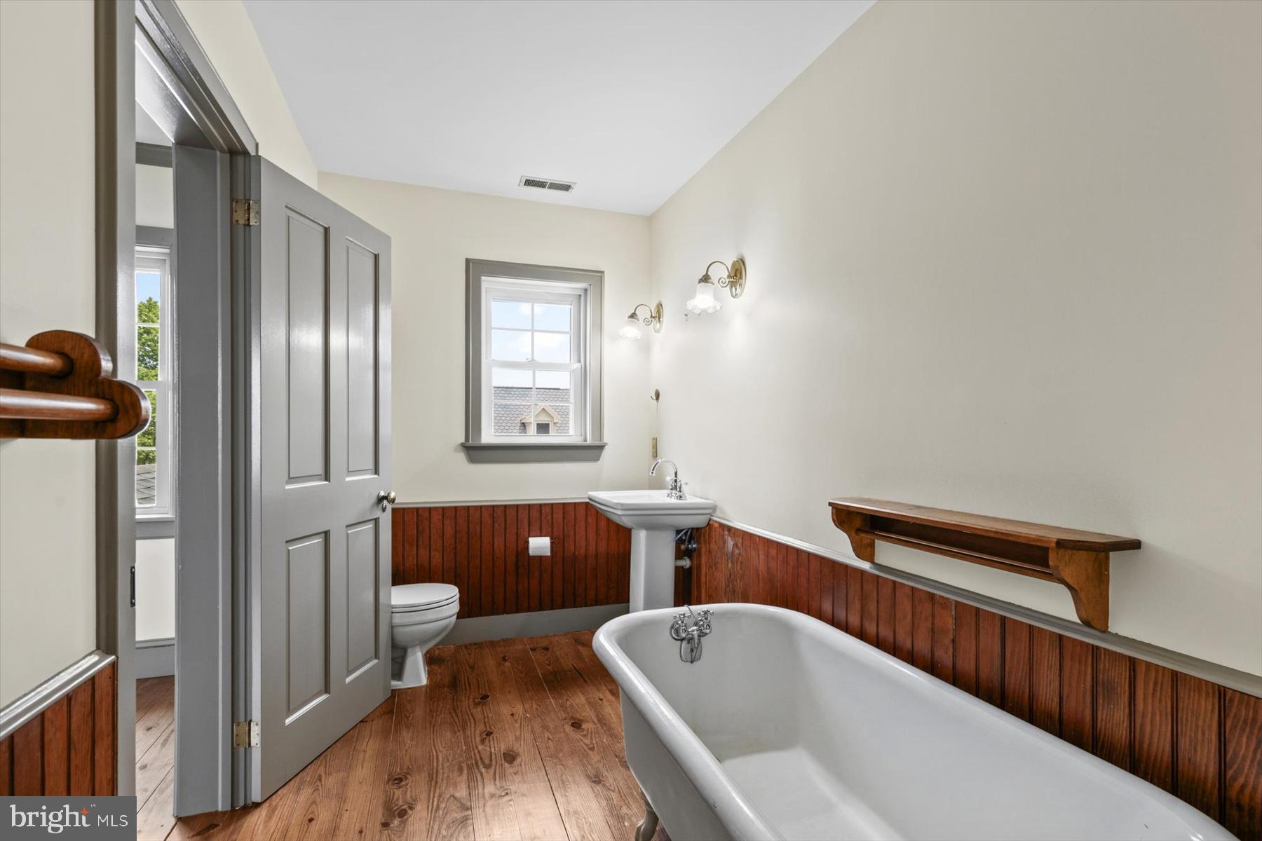 IRONS LANE - Residential