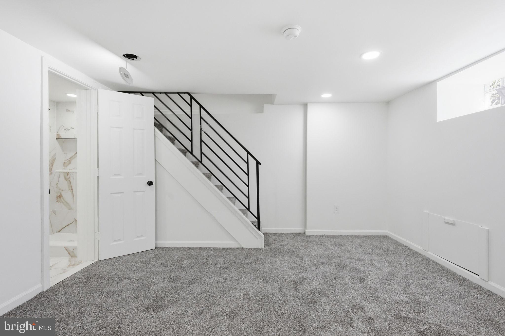 LAWNDALE - Residential