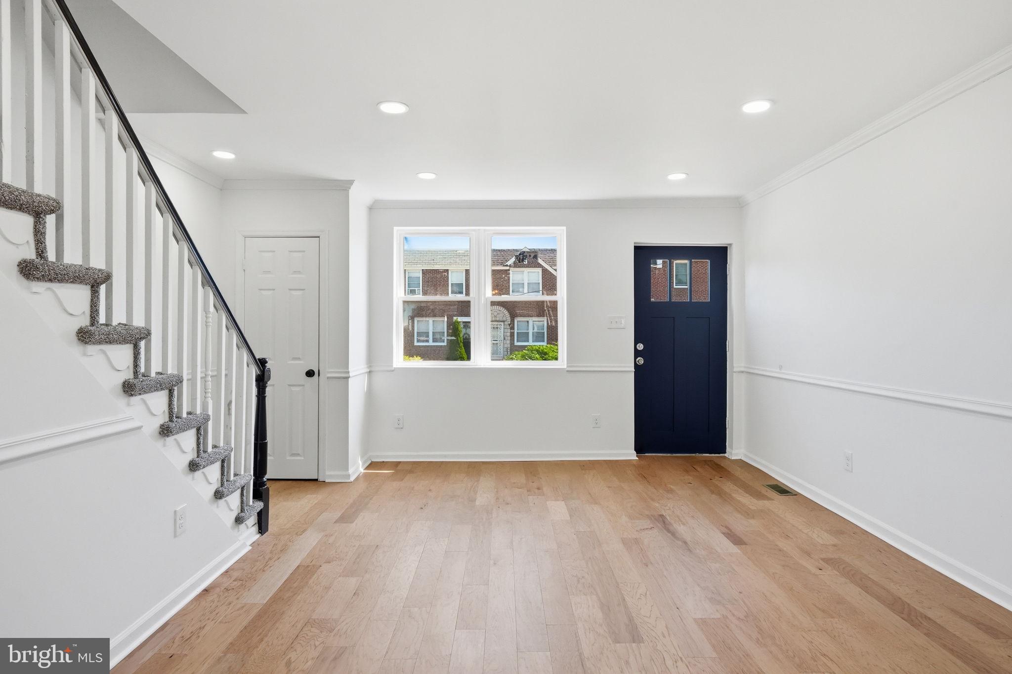 LAWNDALE - Residential