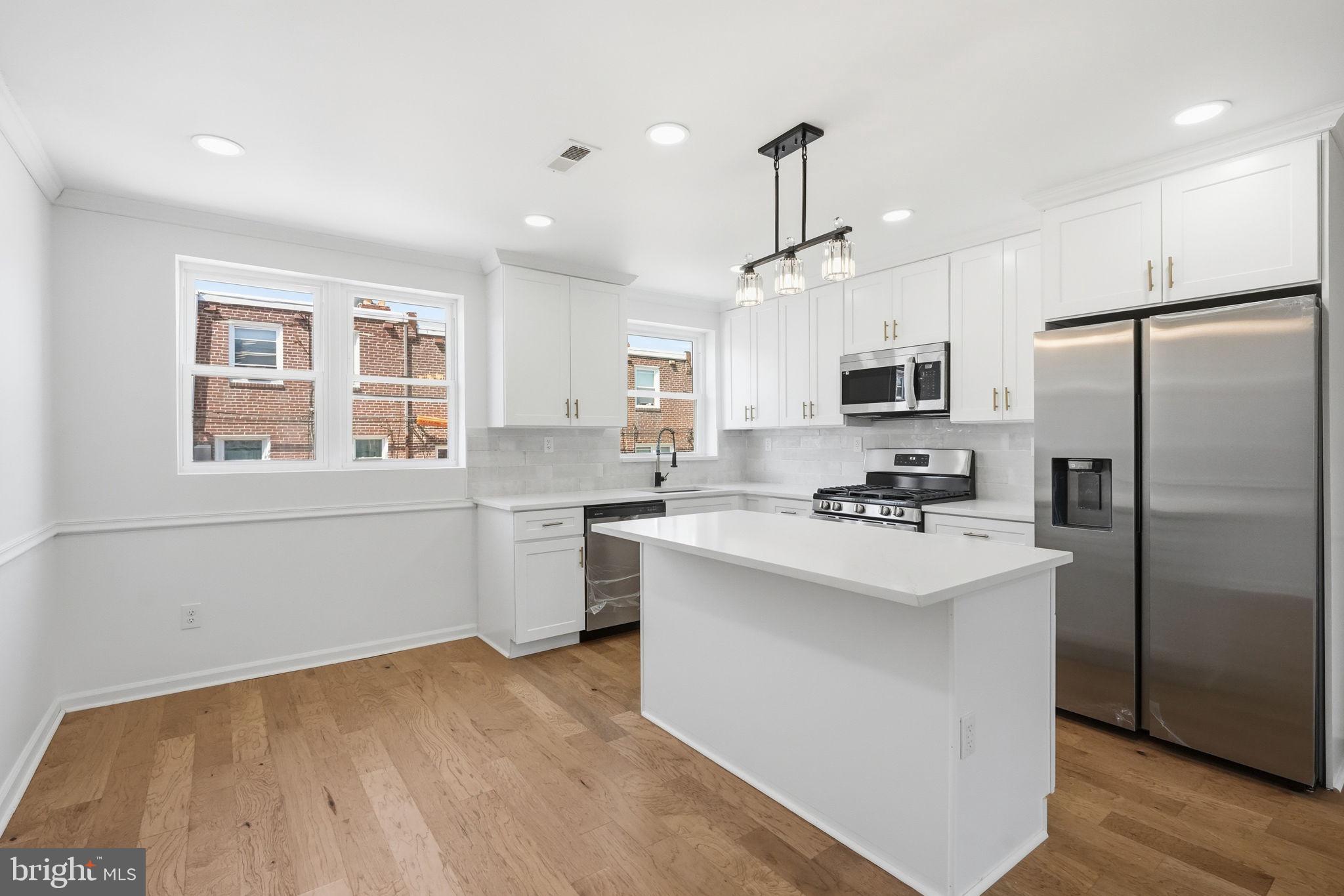 LAWNDALE - Residential