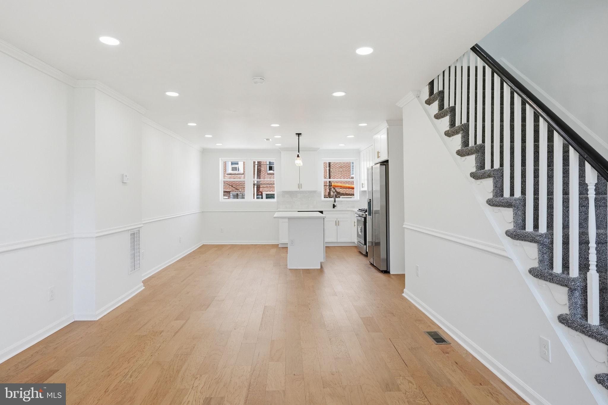 LAWNDALE - Residential