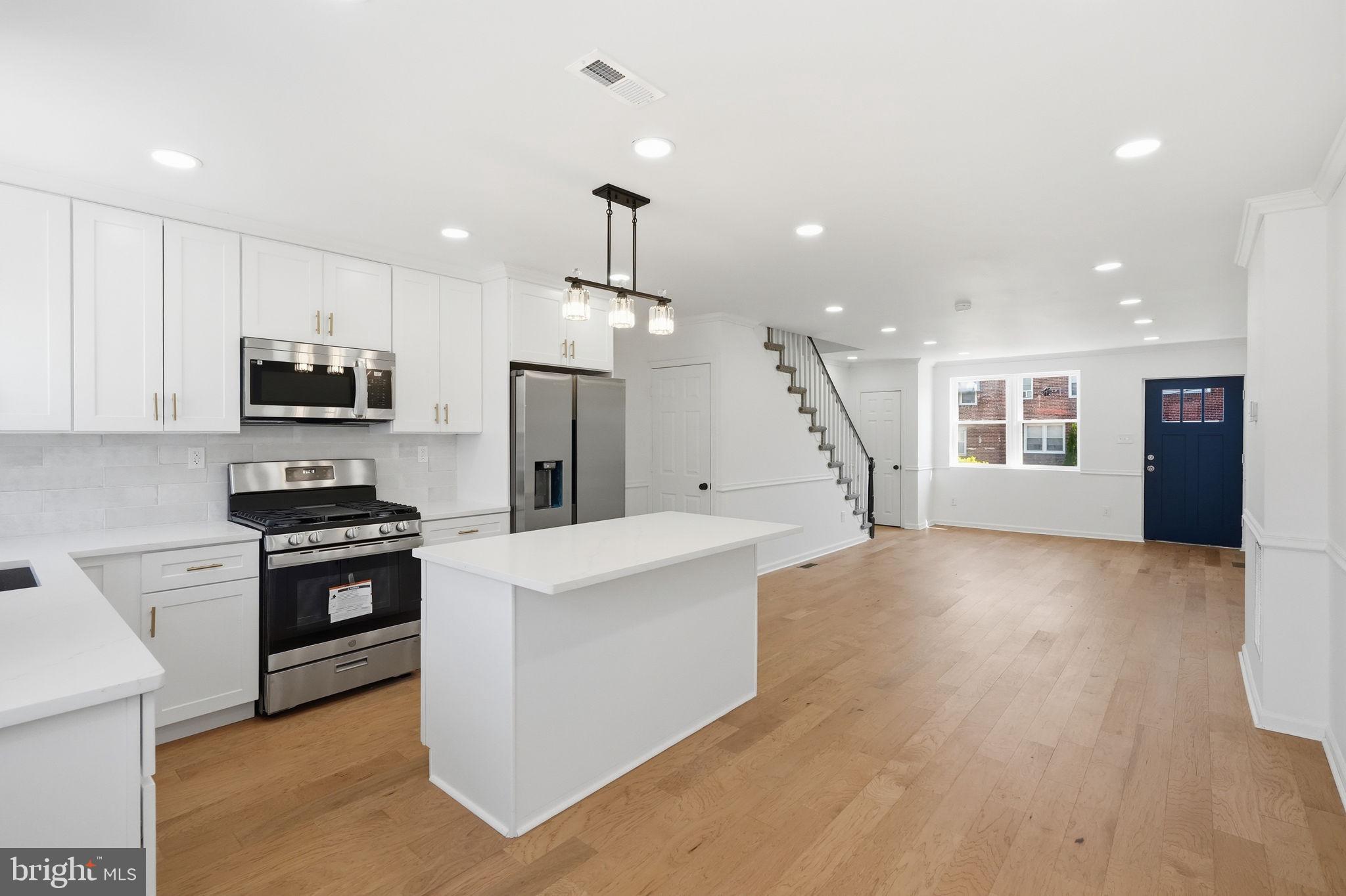 LAWNDALE - Residential