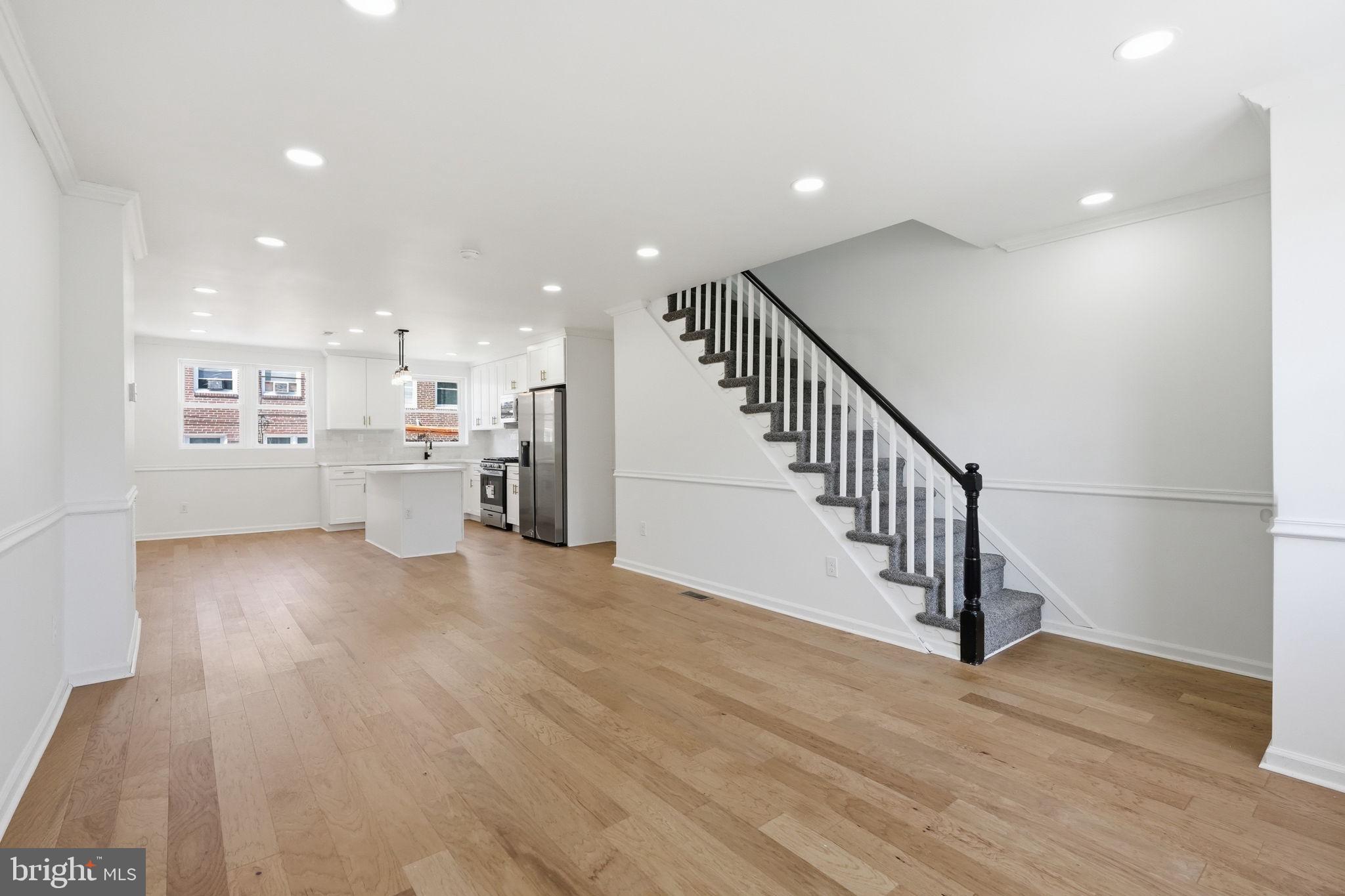 LAWNDALE - Residential