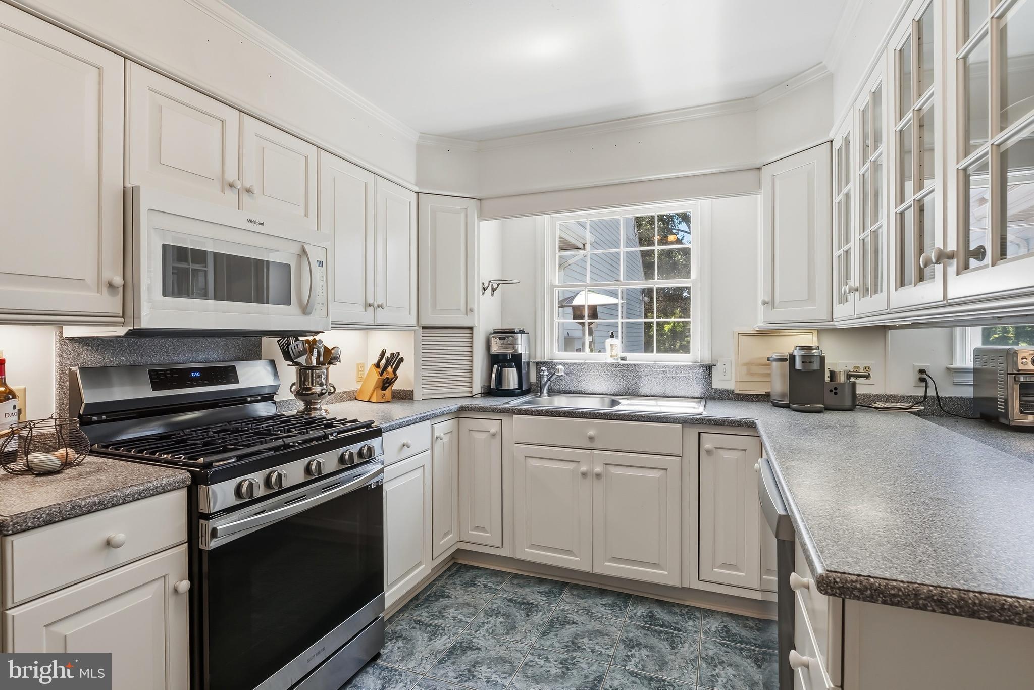 WAVERLY ISLAND ESTATES - Residential