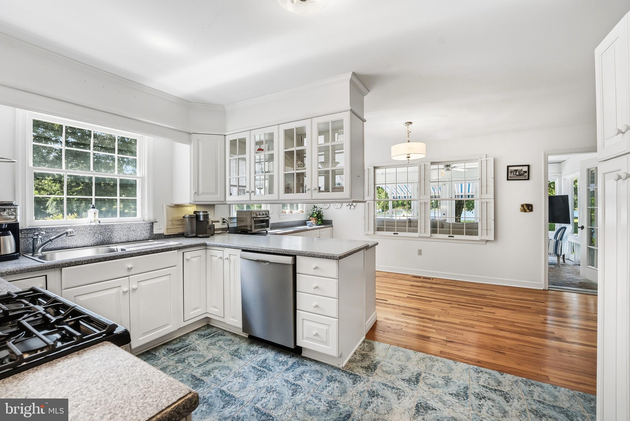 WAVERLY ISLAND ESTATES - Residential