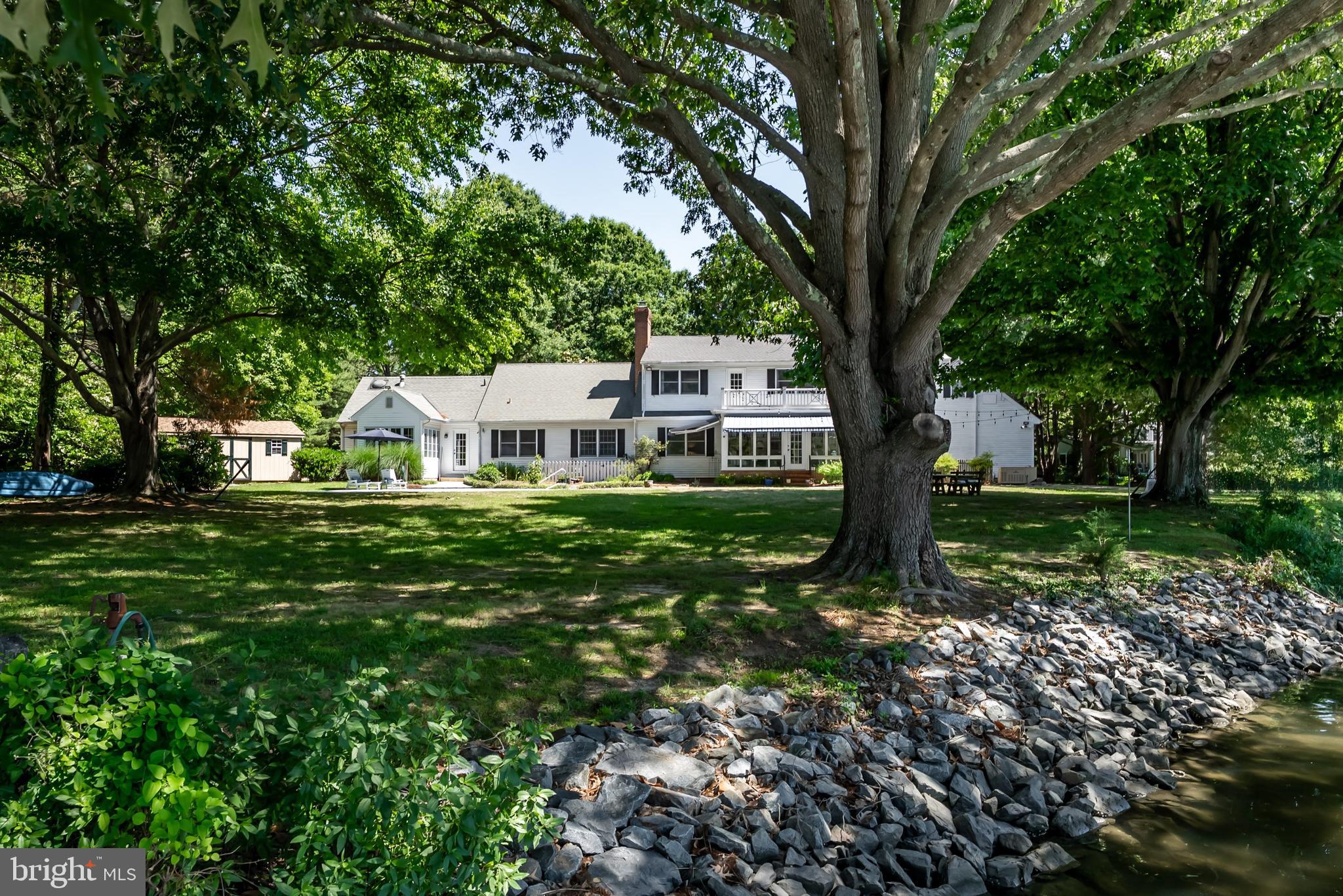 WAVERLY ISLAND ESTATES - Residential
