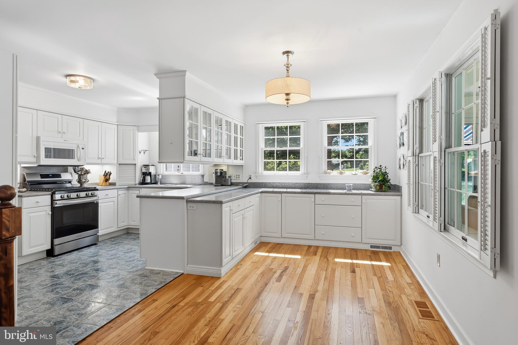 WAVERLY ISLAND ESTATES - Residential