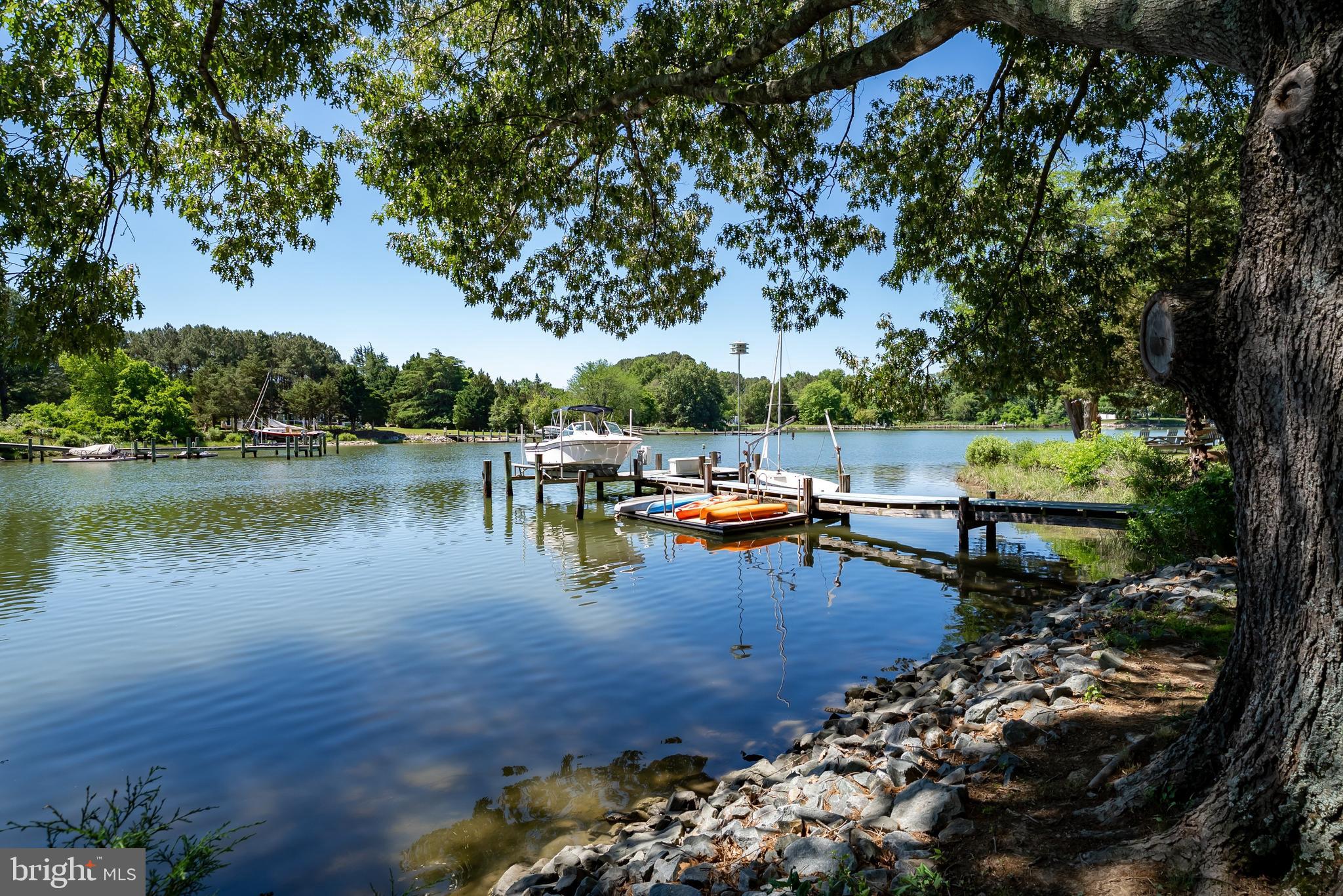 WAVERLY ISLAND ESTATES - Residential