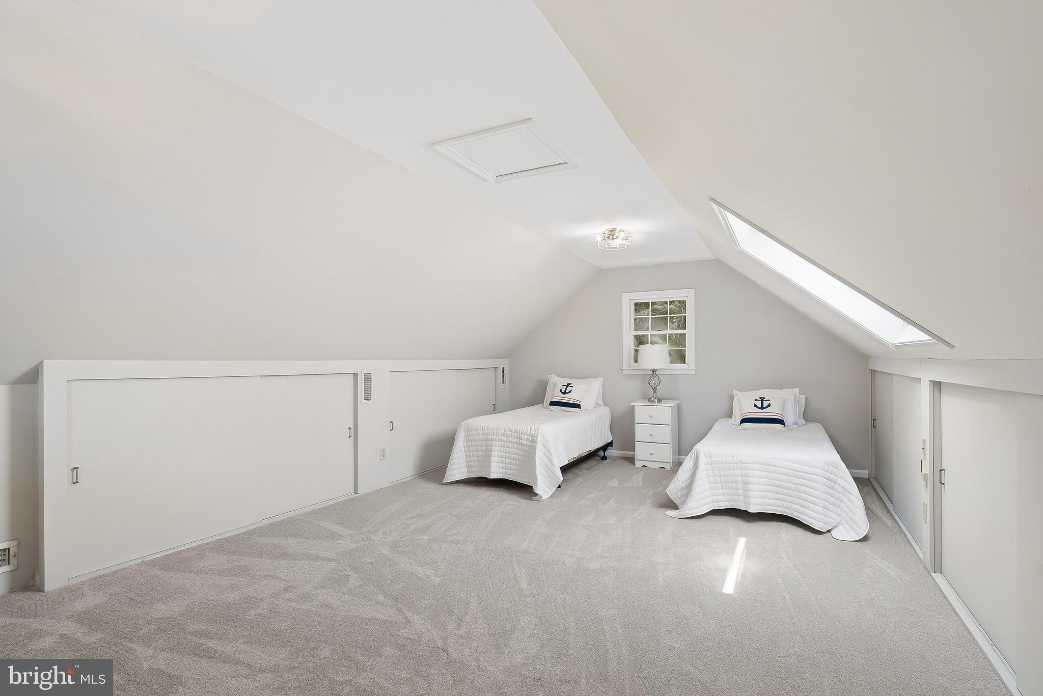 WAVERLY ISLAND ESTATES - Residential