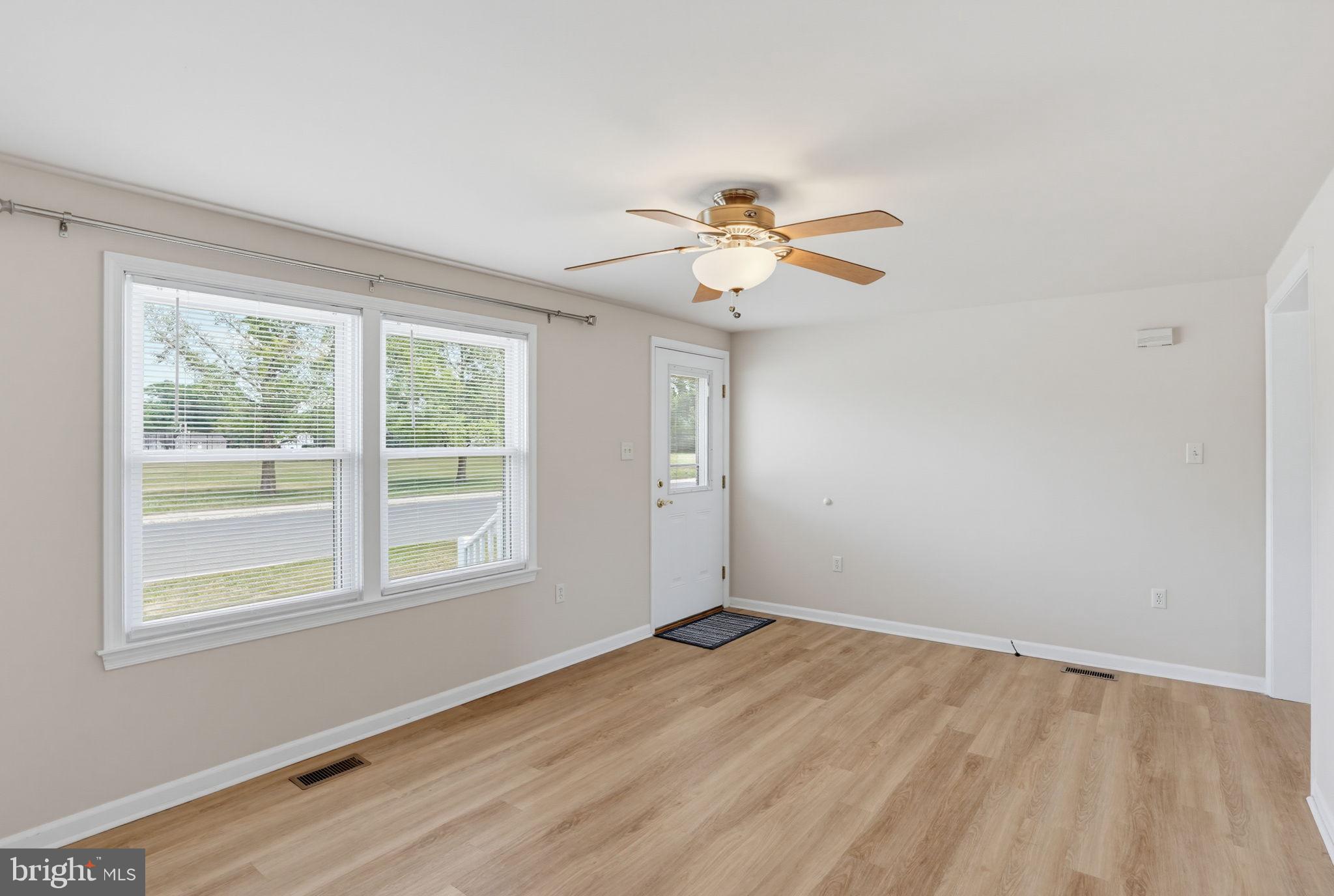 LAUREL - Residential