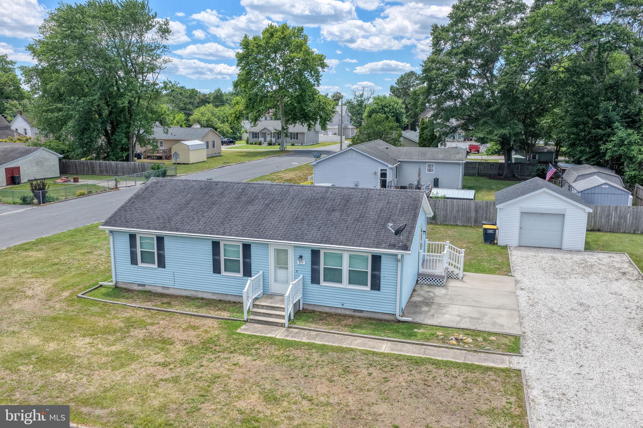 LAUREL - Residential