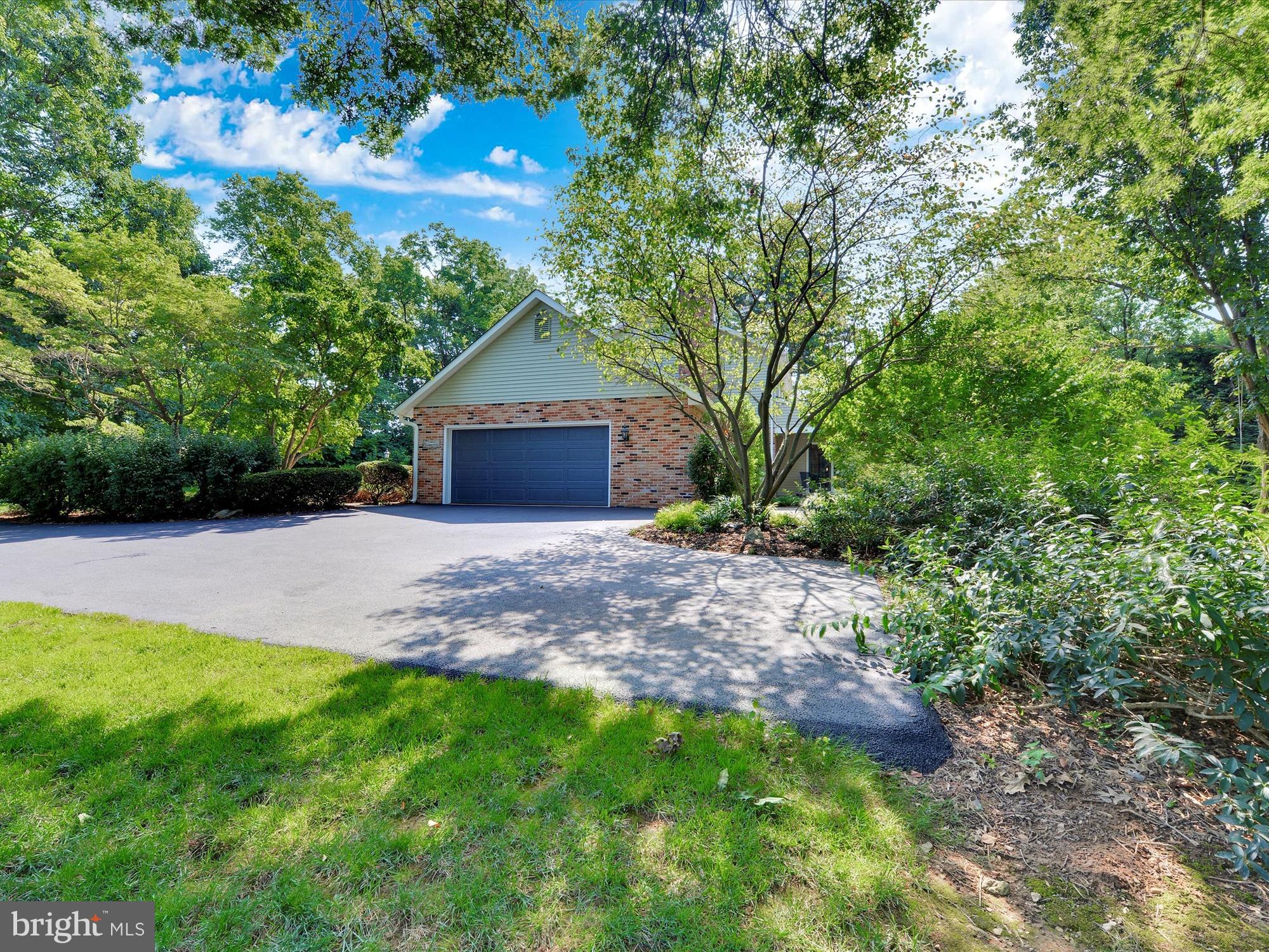 ROCKRIMMON RIDGE - Residential