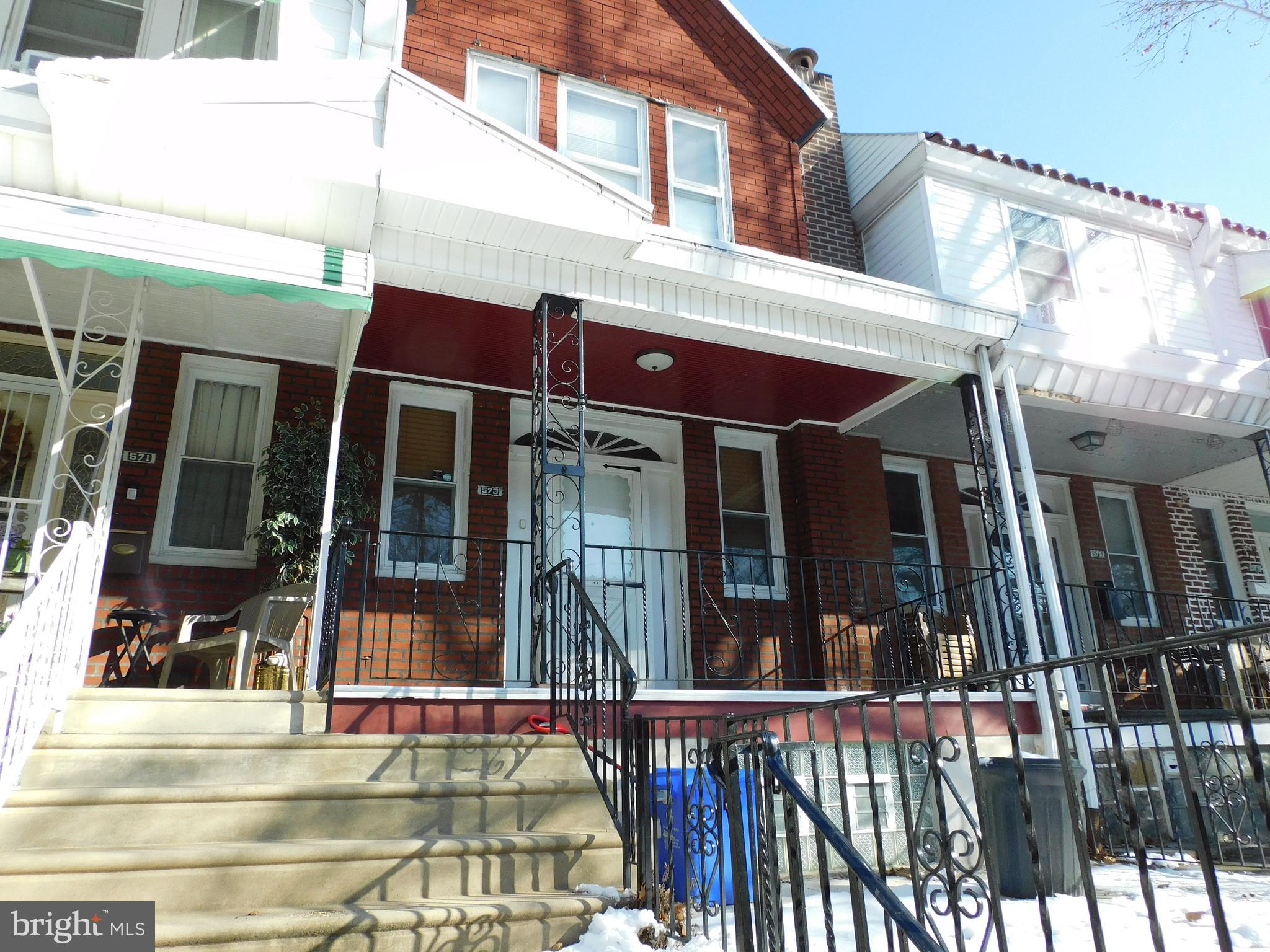 Crisp and clean three-bedroom, open porch front Lawncrest straight-through on a quiet block. Open porch entry leads to the living room, formal dining room, and upgraded kitchen featuring newer counters and ample cabinetry, including a refrigerator. A small side deck is located off the kitchen. The second level features three average-sized carpeted bedrooms, accompanied by an ungraded three-piece bath with a ceramic tile tub surround and vanity sink. The lower level is unfinished and expanded as the garage is removed. The heater and laundry facilities are on this lower level. 

Easy to show....schedule your walk-through today!