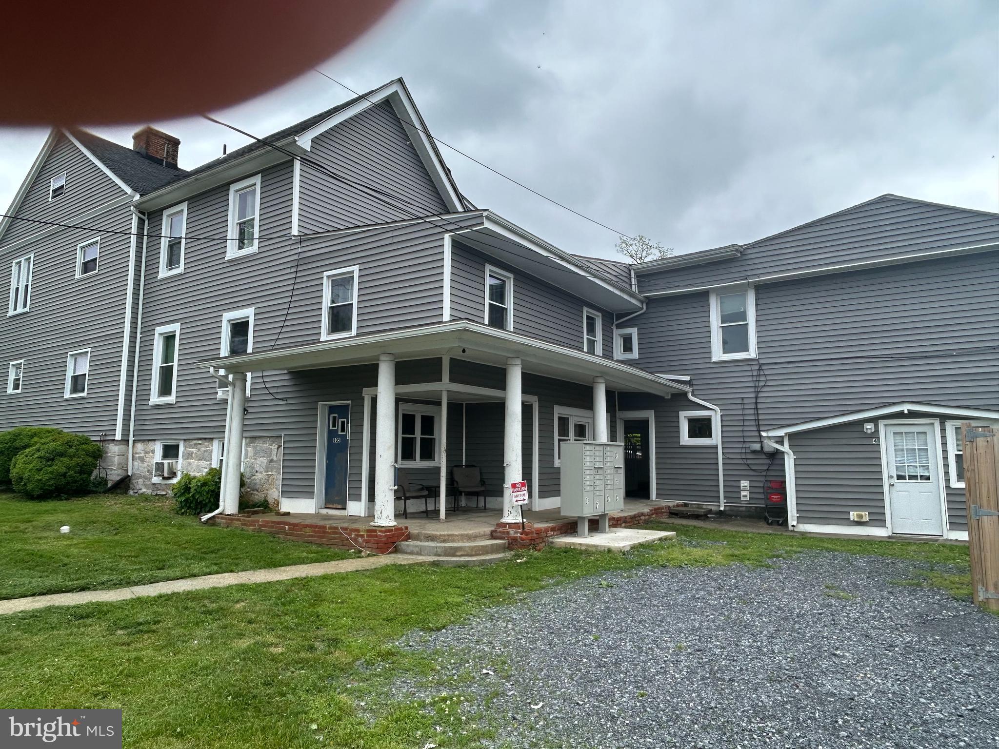 CHARLES TOWN - Commercial Sale