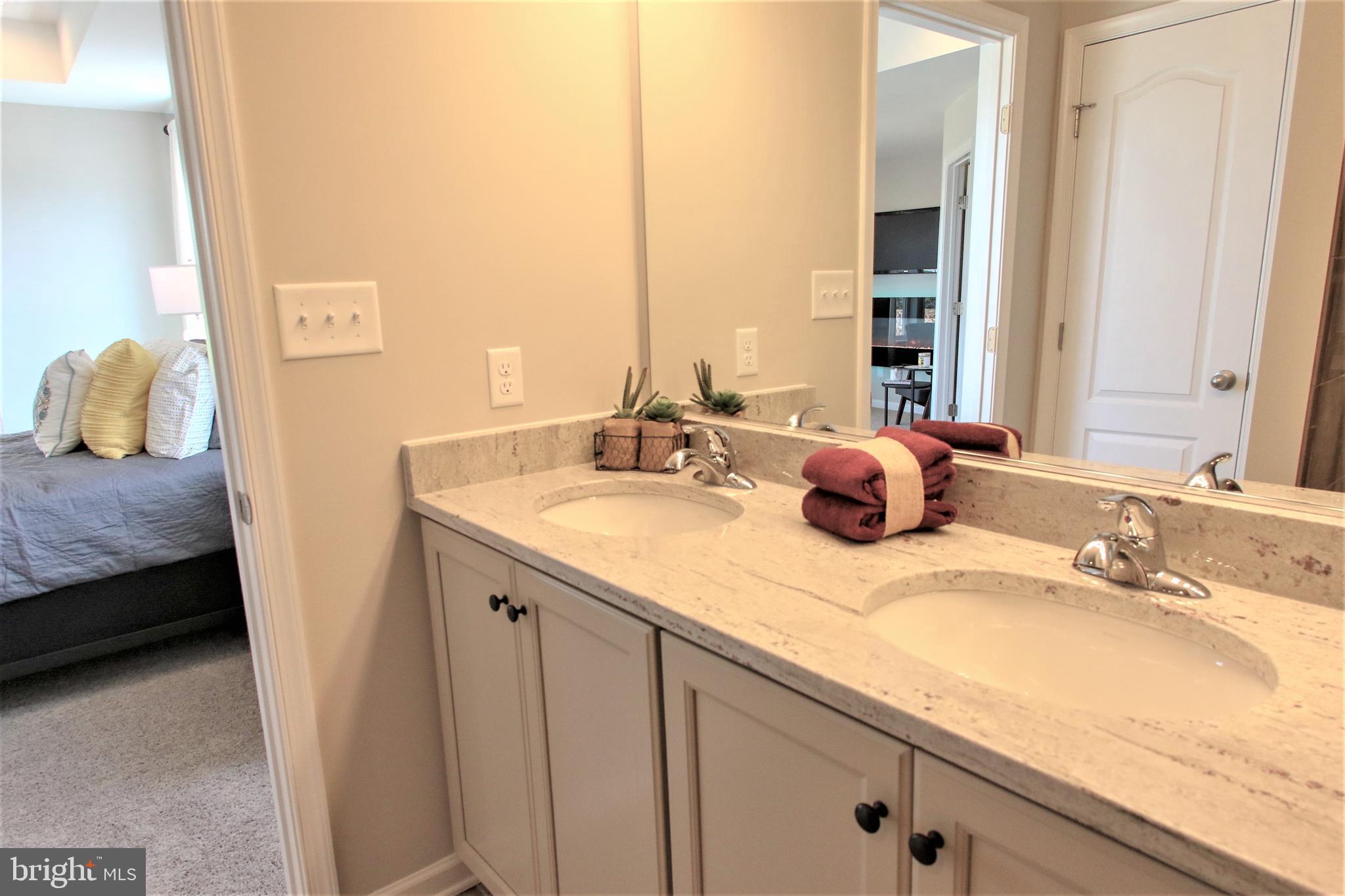 MCCAULEY CROSSING - Residential