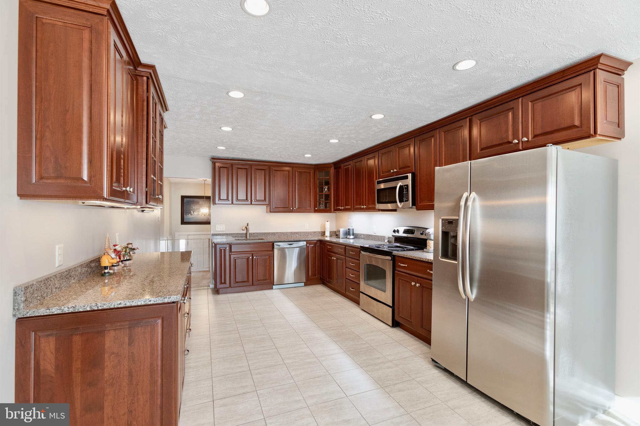 CHALET WOODS - Residential Lease