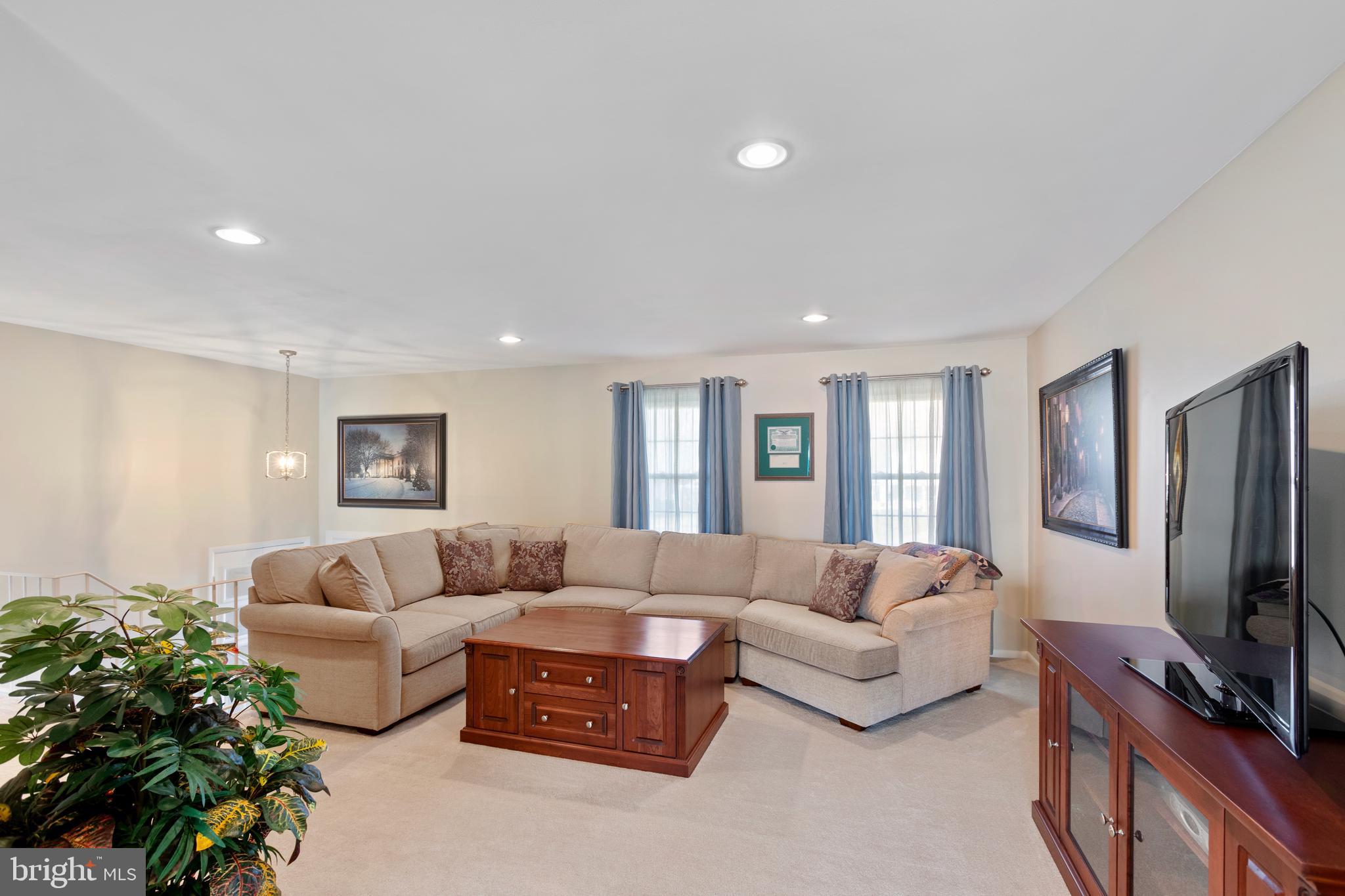 CHALET WOODS - Residential Lease