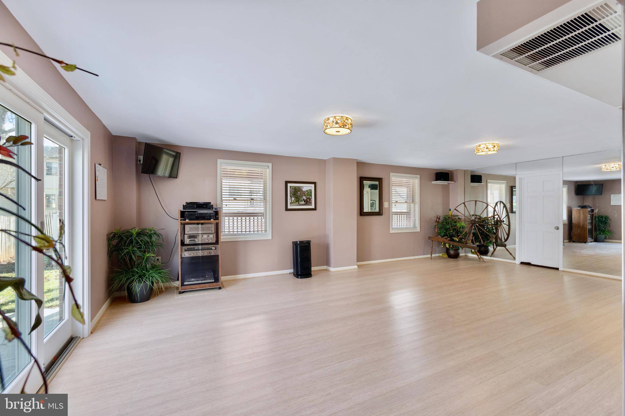CHALET WOODS - Residential Lease