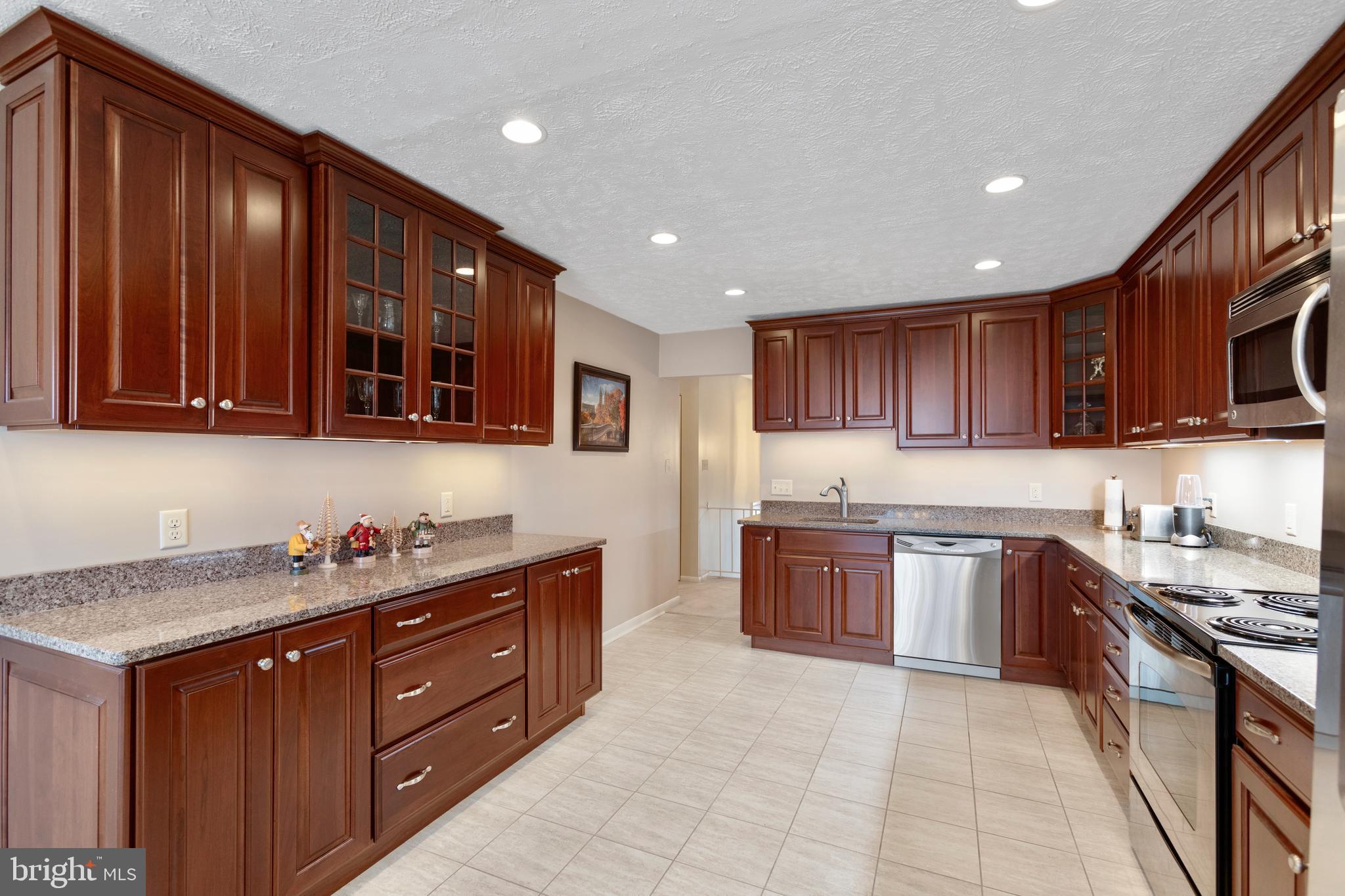 CHALET WOODS - Residential Lease