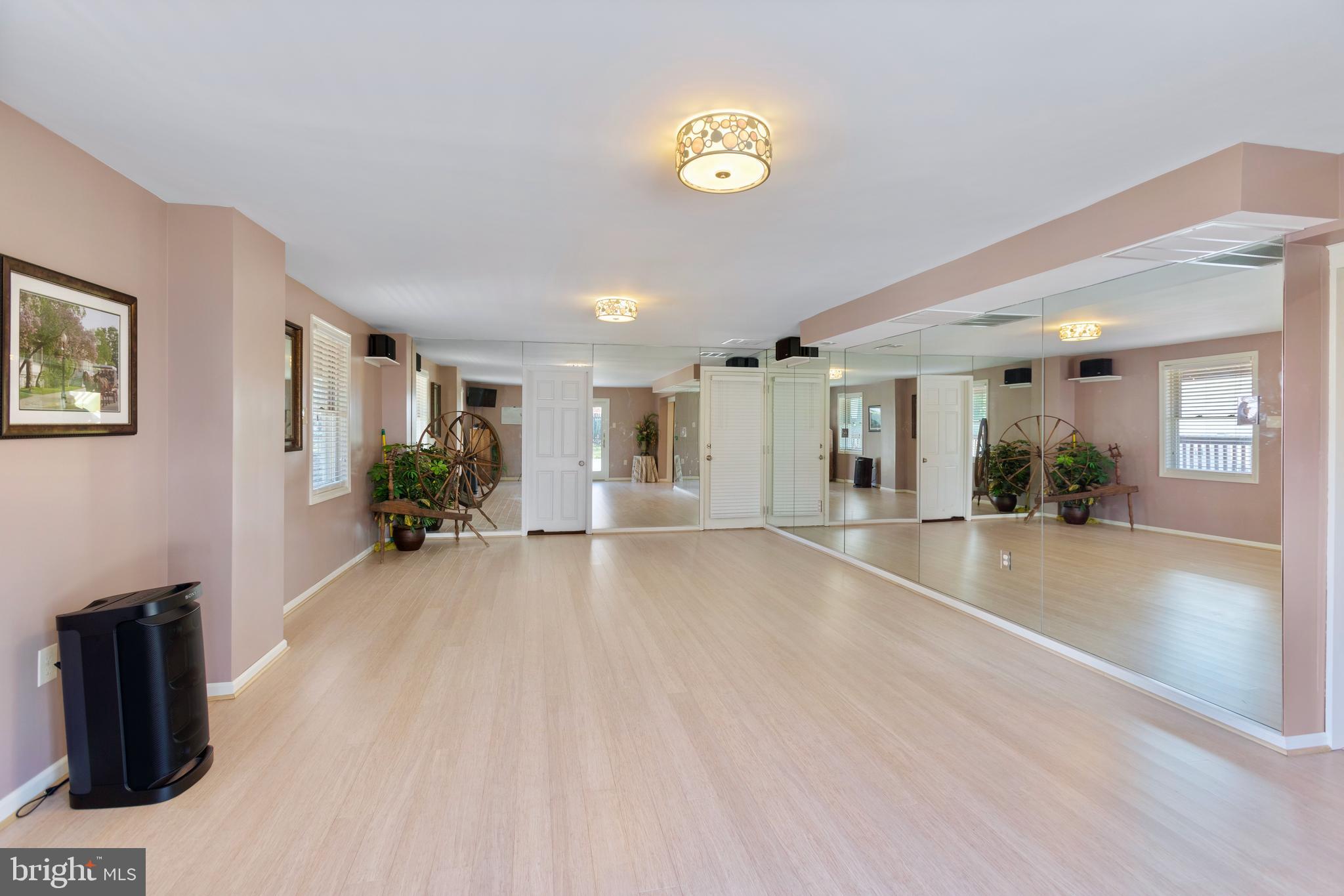 CHALET WOODS - Residential Lease