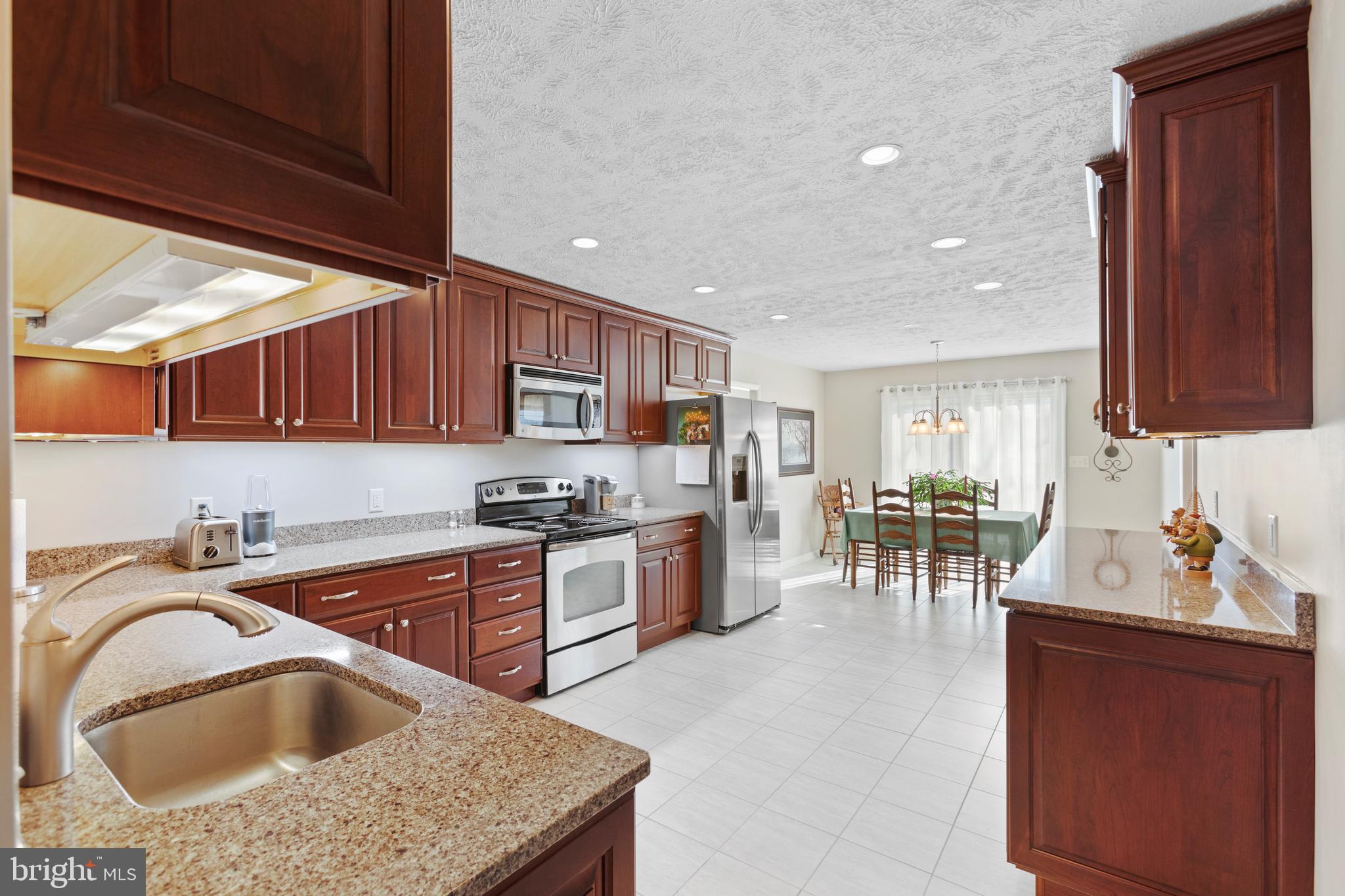 CHALET WOODS - Residential Lease