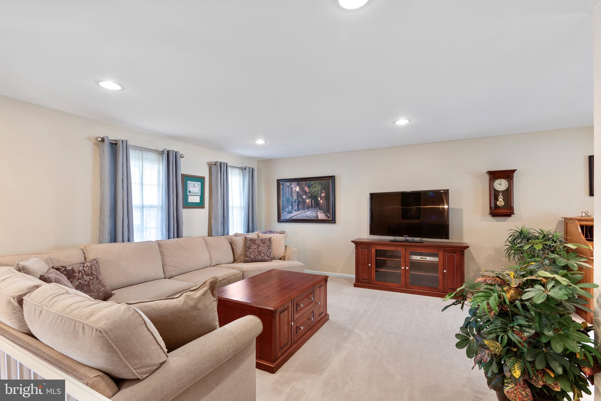 CHALET WOODS - Residential Lease