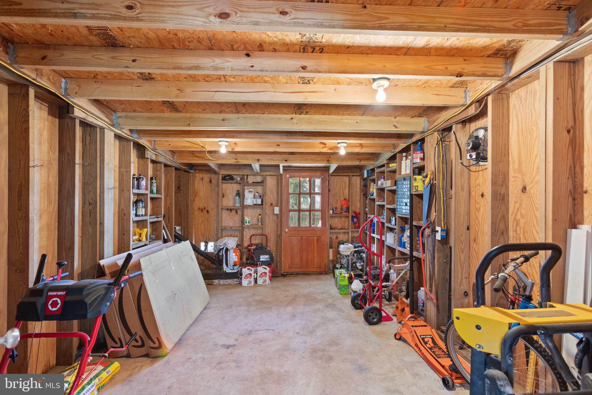CHALET WOODS - Residential Lease