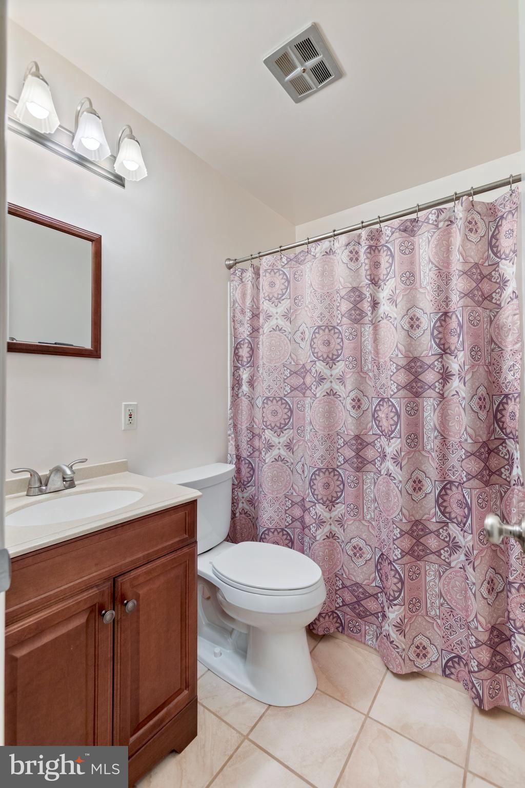CHALET WOODS - Residential Lease