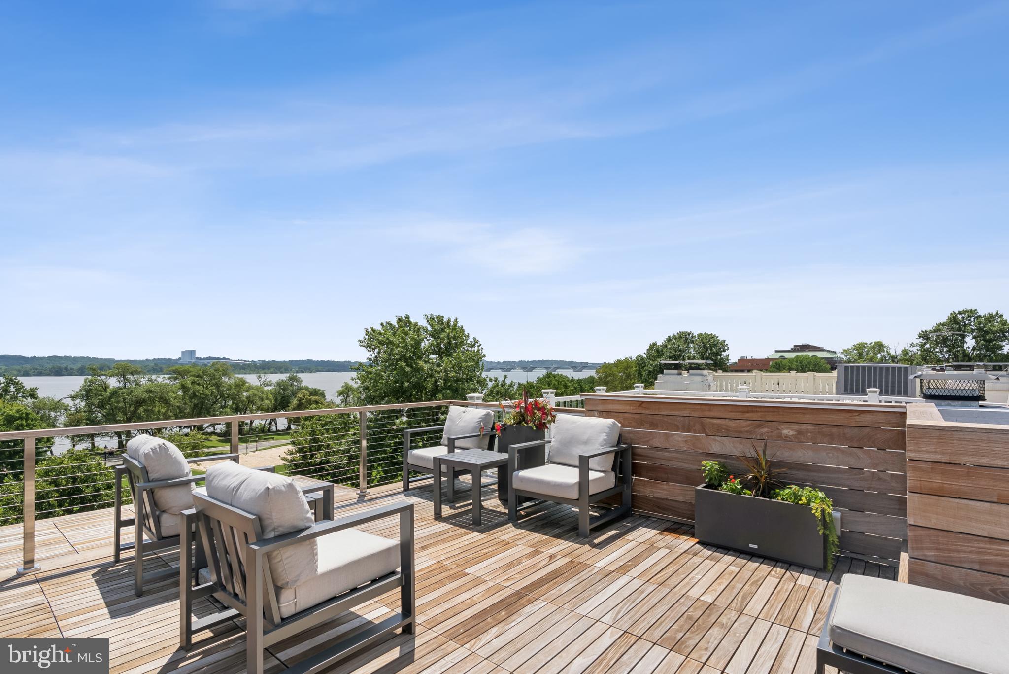 OLD TOWN ALEXANDRIA - Residential