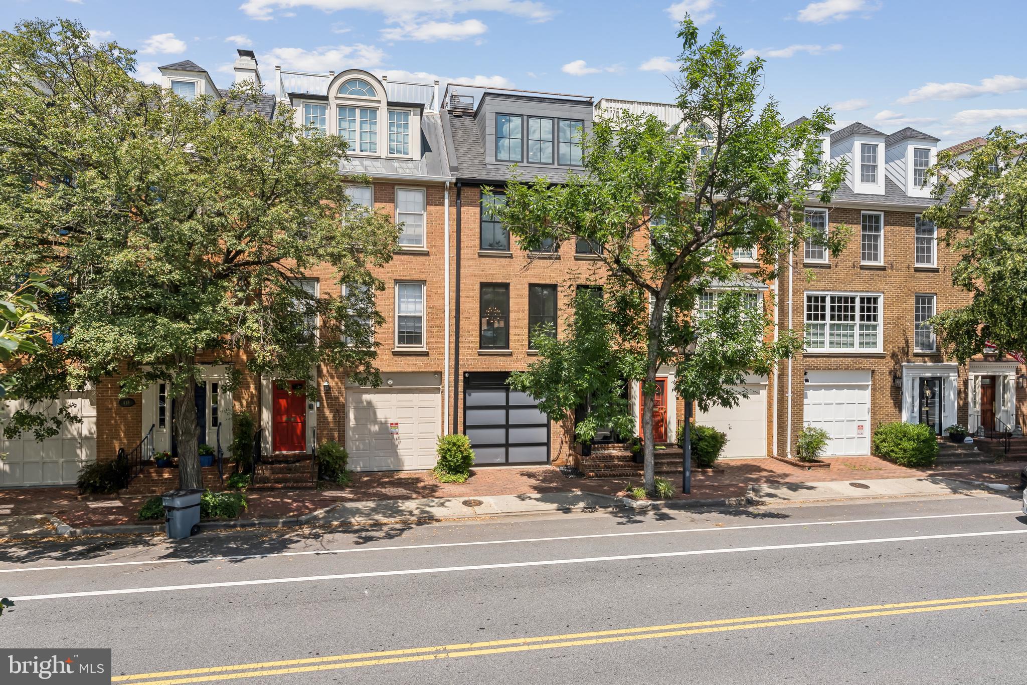 OLD TOWN ALEXANDRIA - Residential