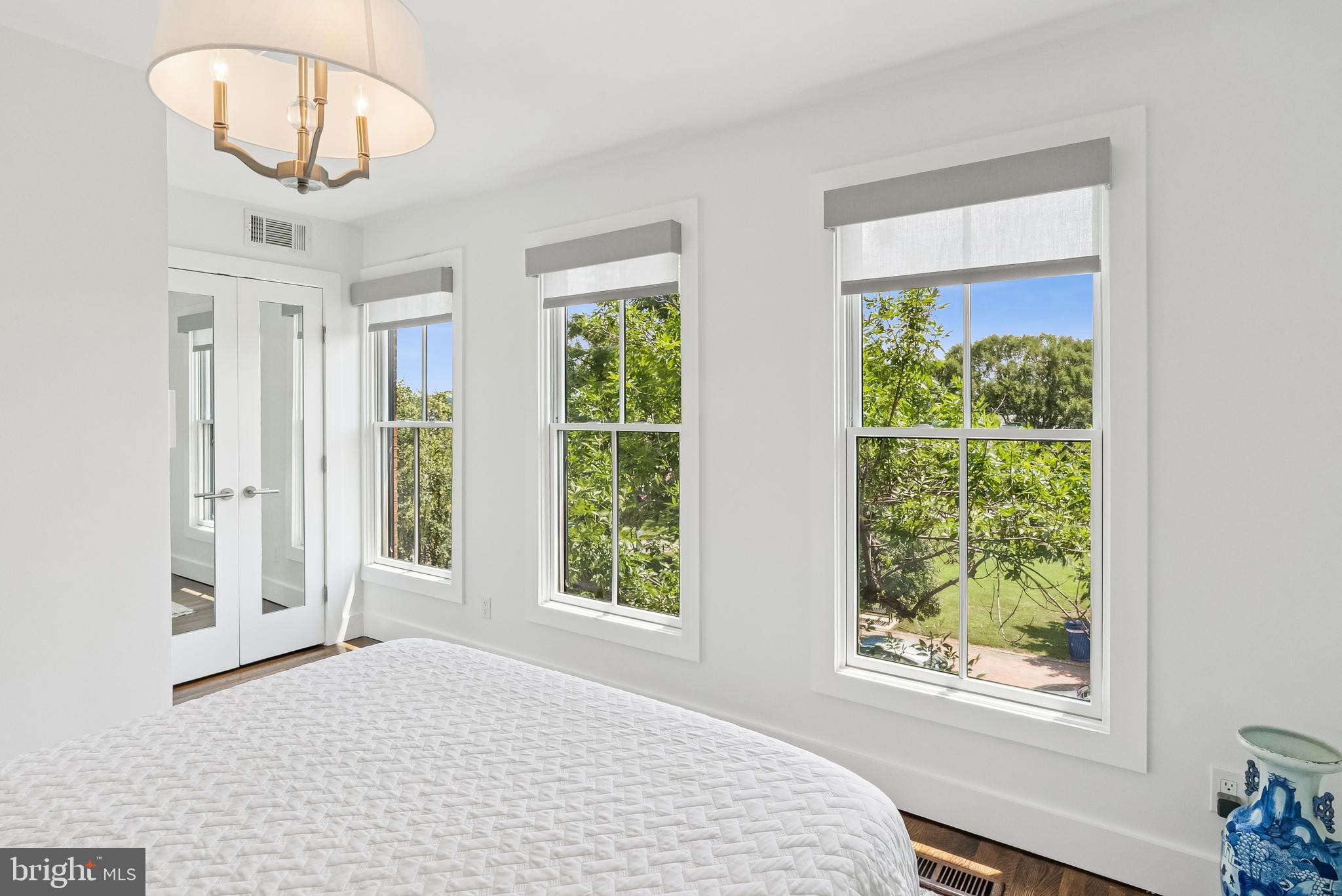 OLD TOWN ALEXANDRIA - Residential