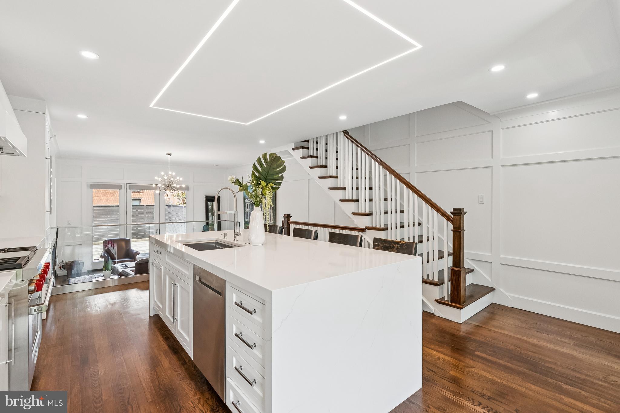 OLD TOWN ALEXANDRIA - Residential
