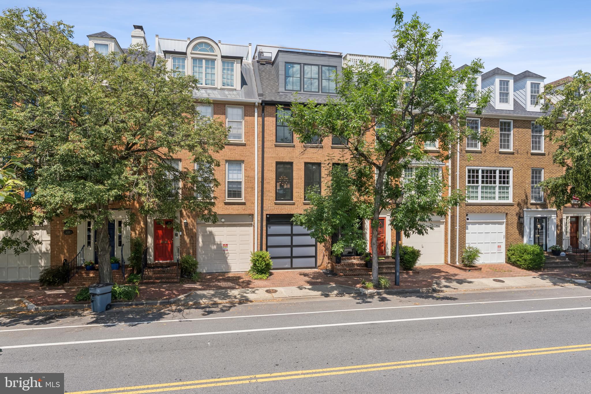OLD TOWN ALEXANDRIA - Residential
