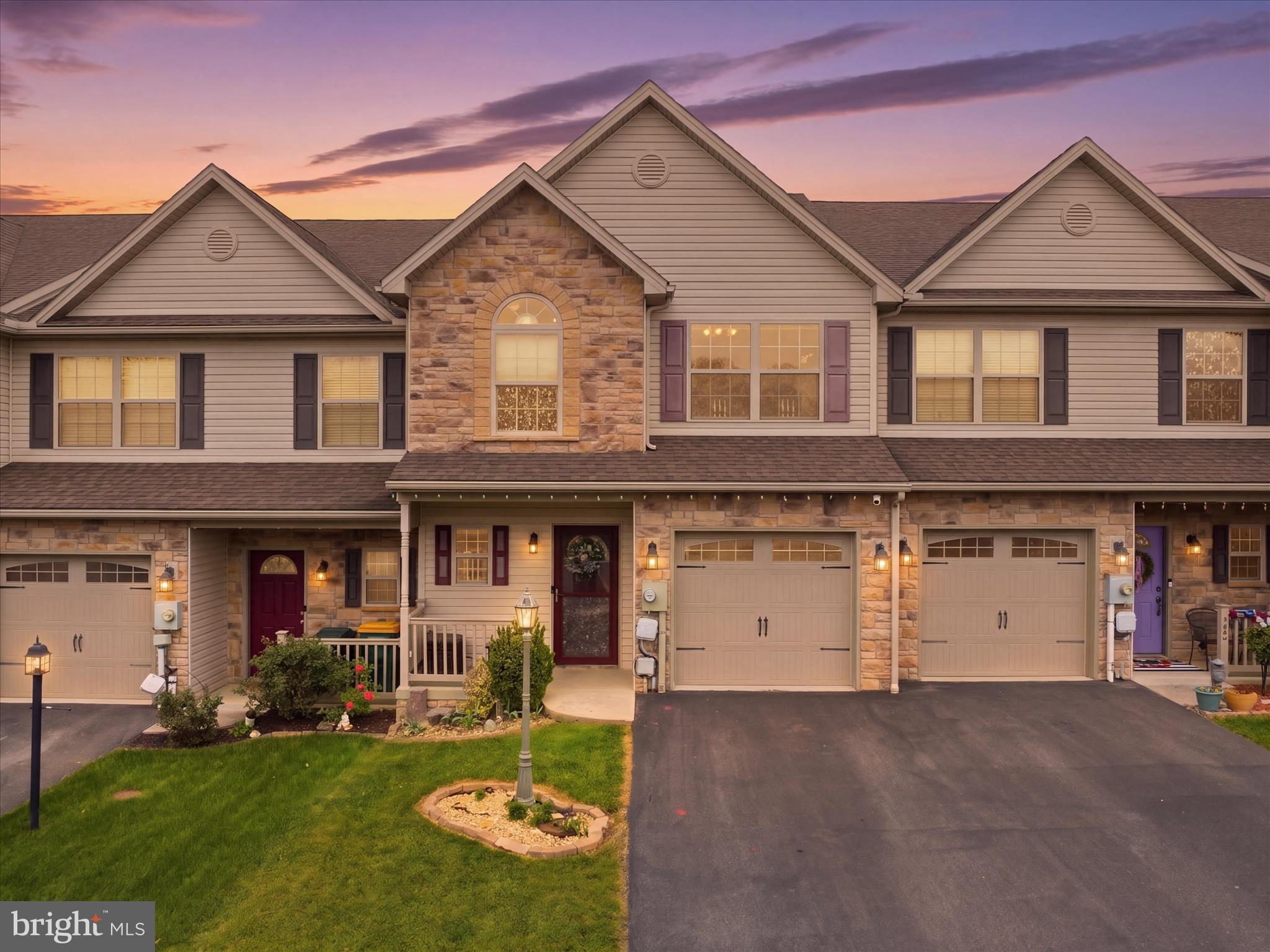 WALNUT KNOLLS - Residential