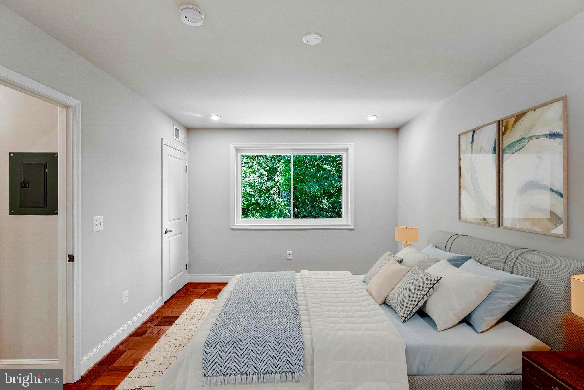 MOSBY WOODS GARDEN - Residential