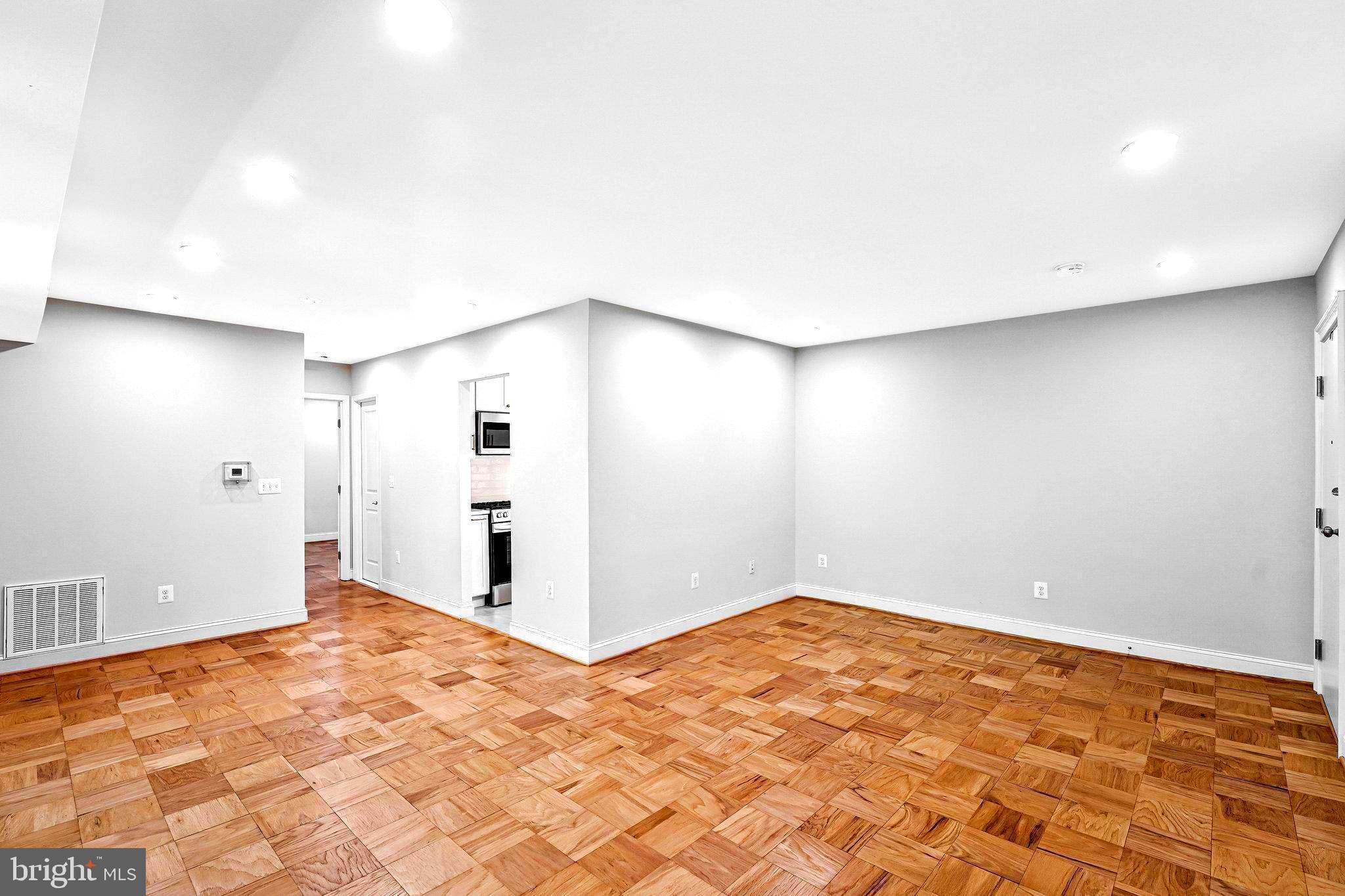 MOSBY WOODS GARDEN - Residential