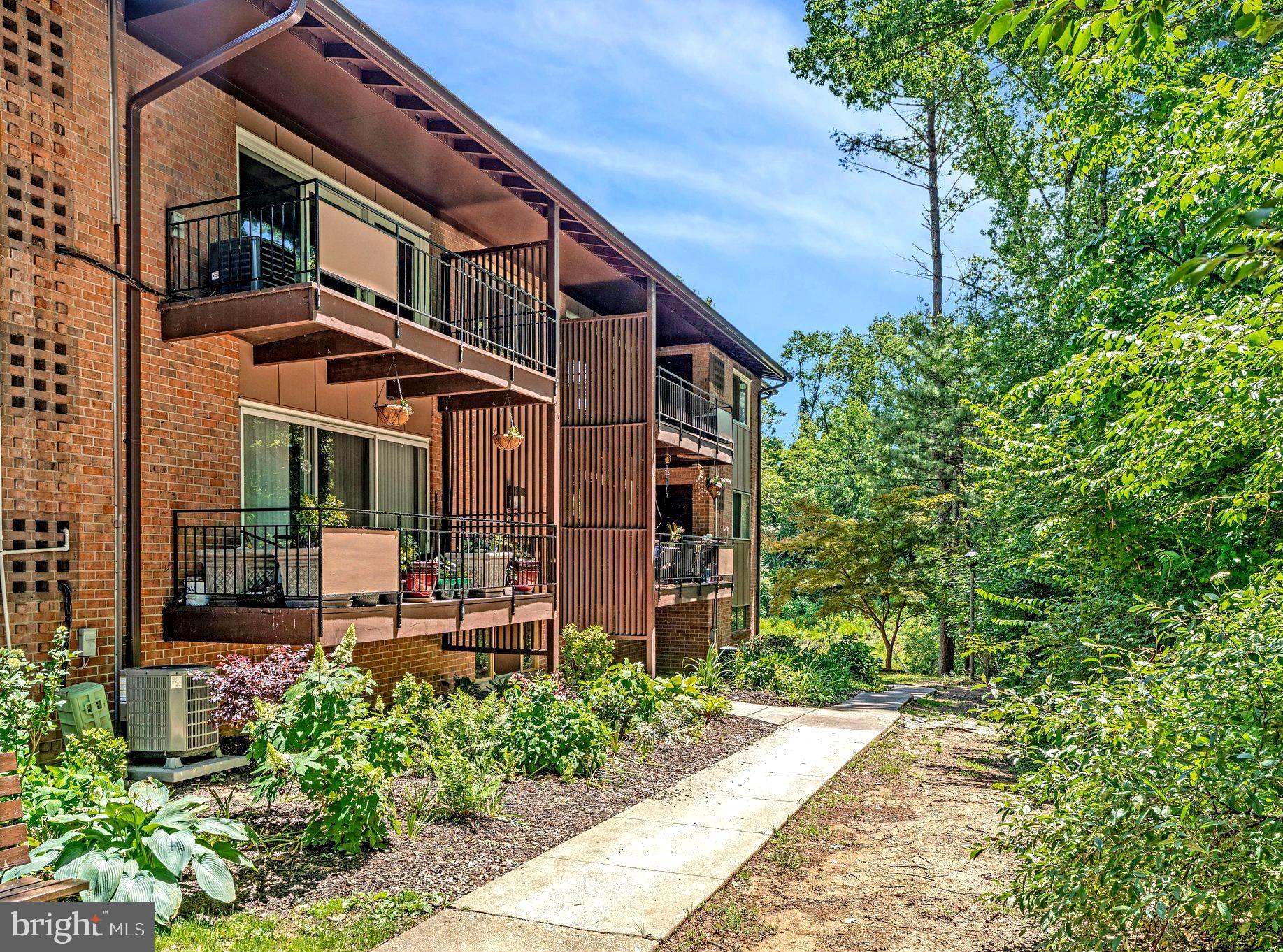MOSBY WOODS GARDEN - Residential