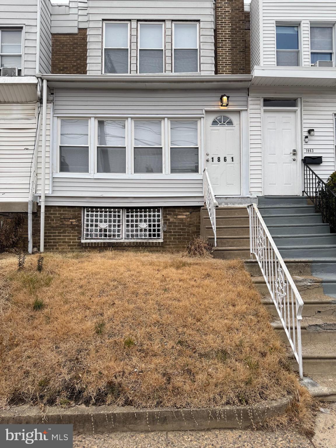 - 3 bdr/ 1 bath
- 1176 sq ft
- taxes $2252
- tenant pays $1400 - month to month
- market rent $1600

For investment or primary residence
As-is sale
DSCR will qualify 

no showings until pof/ lending approval with preliminary offer, AS this is already a great investment
Contact agent