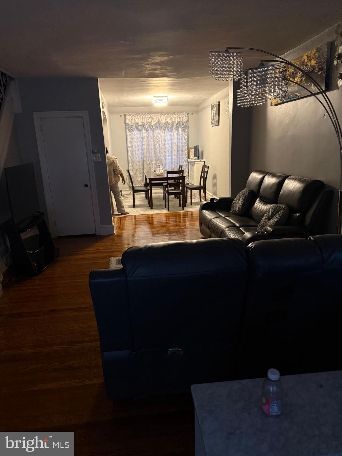 ELMWOOD PARK - Residential